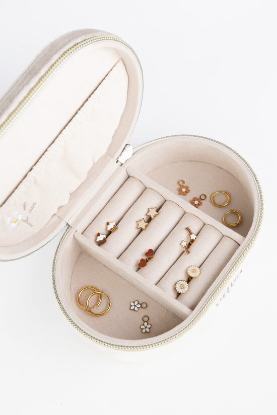 Mrs Ertha Rotu Lādīte AURA JEWLERY BOX